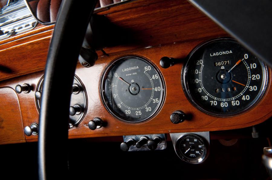Панель приборов Lagonda LG6 Drophead Coupe 1938 года  (фото 7 из 21)